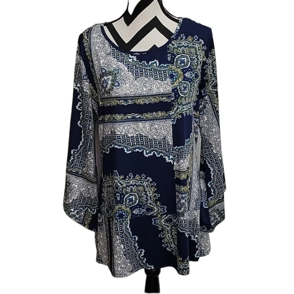 New Directions Tunic - Picture 1 of 4